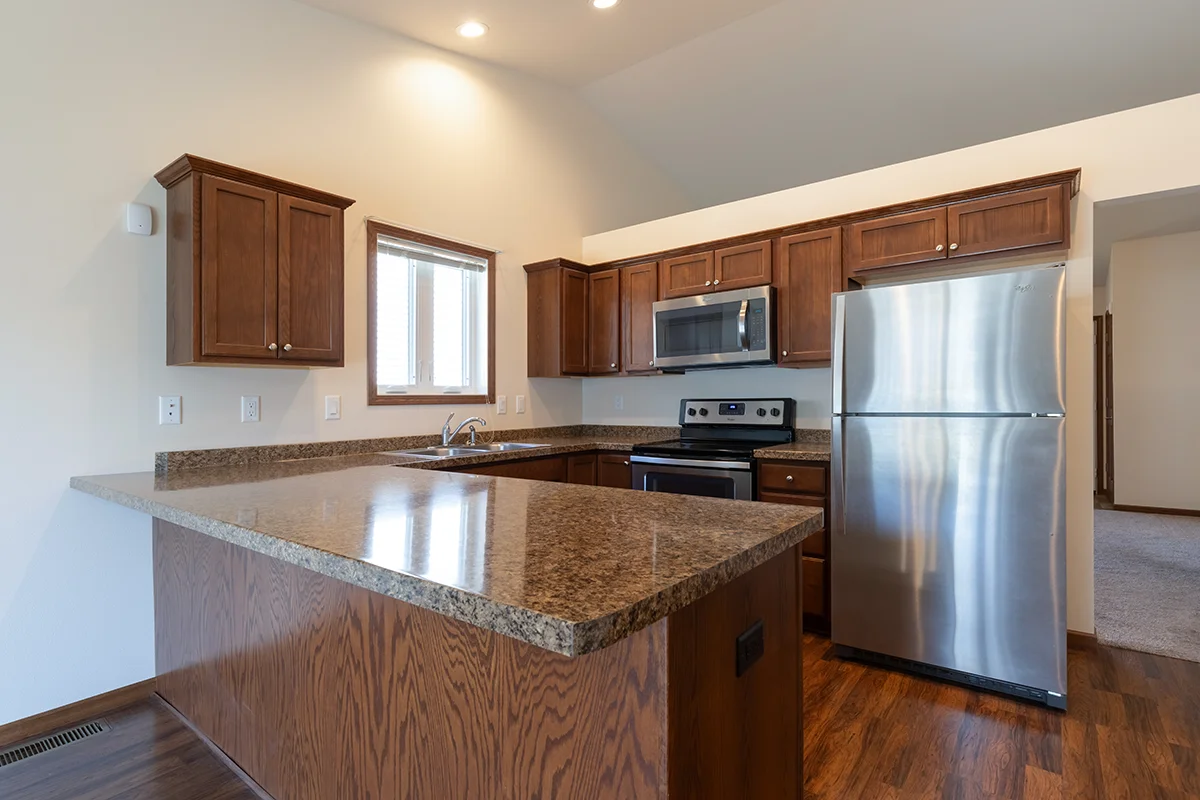 https://www.jaybirdseniorliving37.net/wp-content/uploads/2023/09/sunset-park_09_1200.webp
