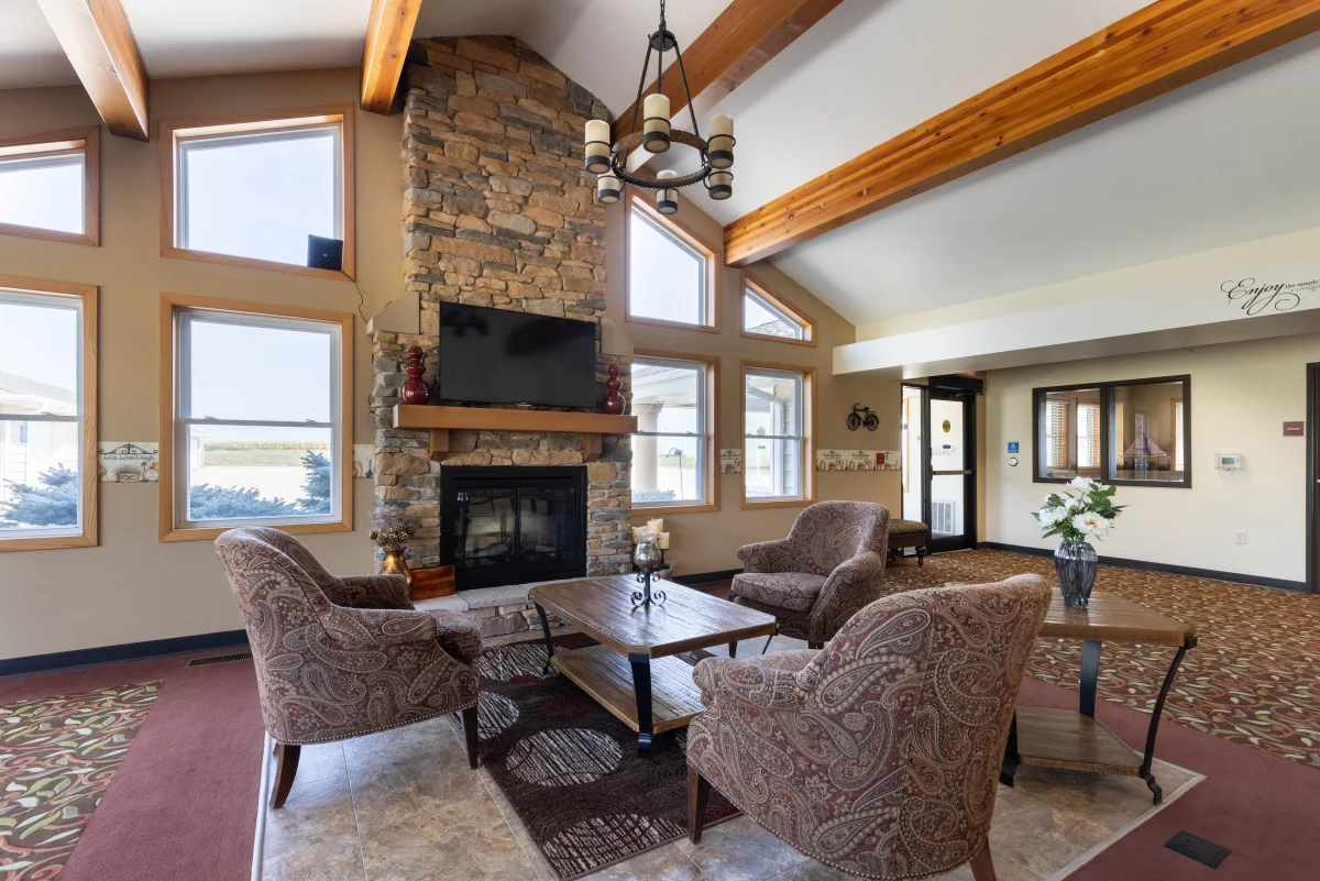 https://www.jaybirdseniorliving37.net/wp-content/uploads/2023/12/Holstein_Senior_Living_22_1200.webp