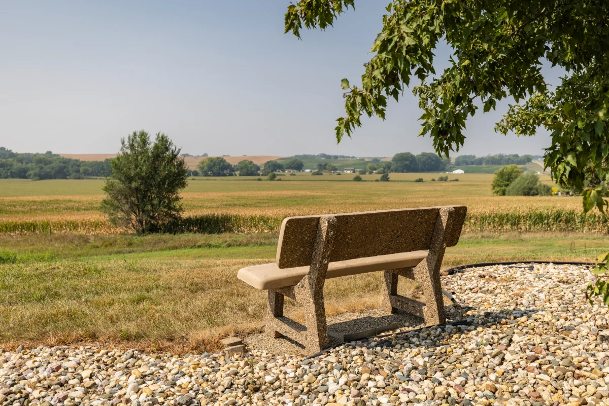 https://www.jaybirdseniorliving37.net/wp-content/uploads/2023/12/Lawton_Senior_Living_21_1200.webp