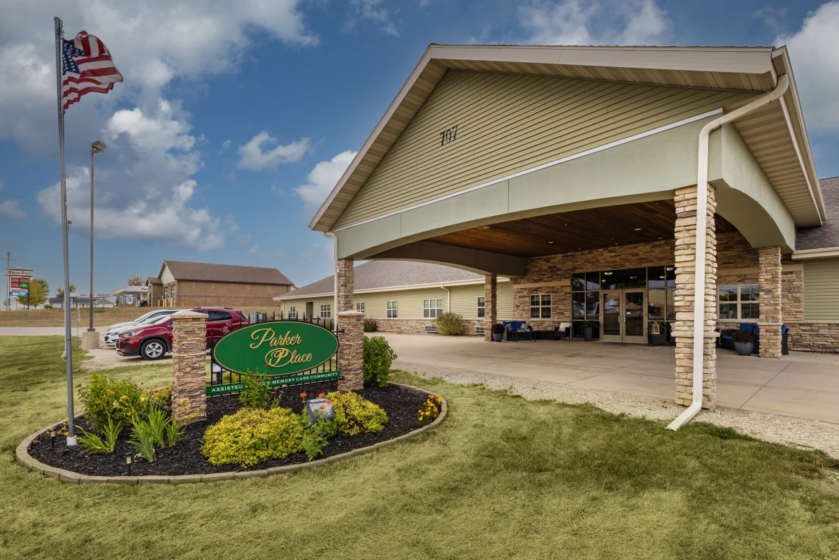 https://www.jaybirdseniorliving37.net/wp-content/uploads/2023/12/Parker_Place_21_1200.webp