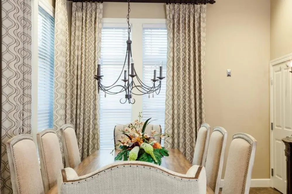 https://www.jaybirdseniorliving37.net/wp-content/uploads/2025/04/ultl1e870ueewndjknkj.webp