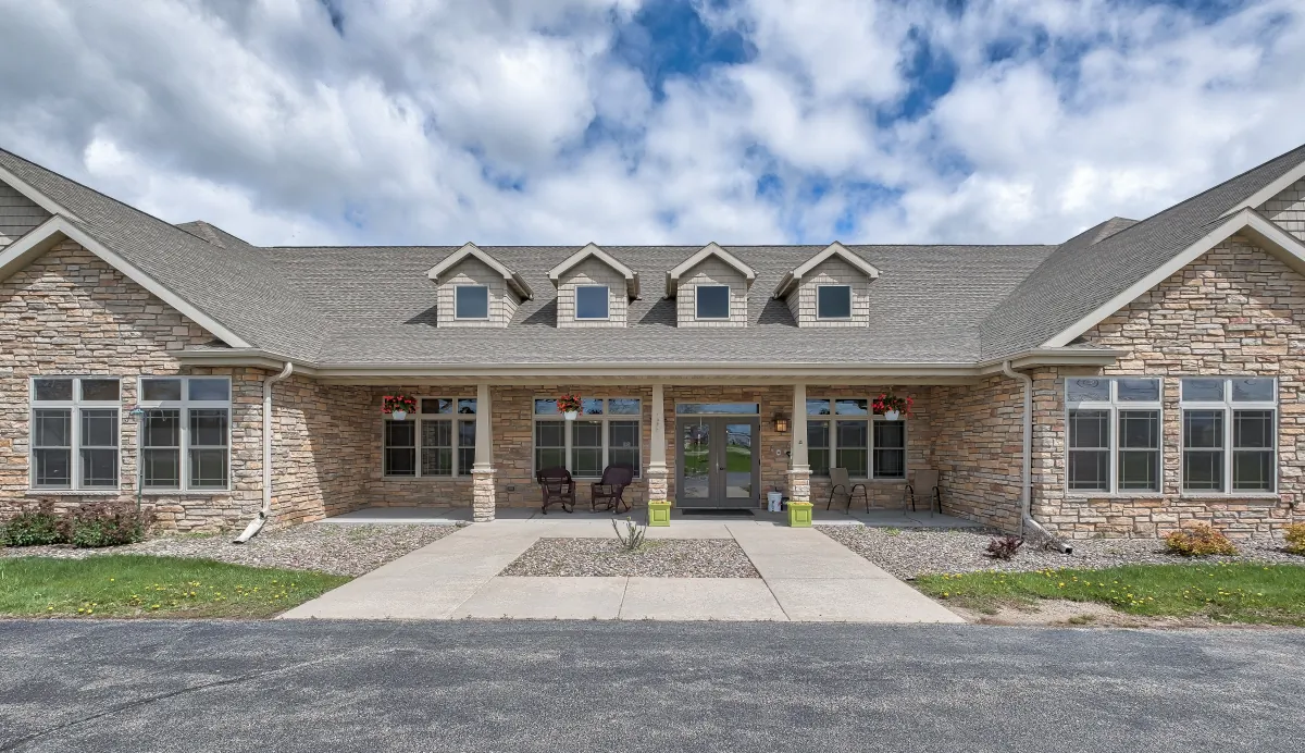https://www.jaybirdseniorliving37.net/wp-content/uploads/2025/09/01-Front-of-the-Community_795-Tarragon-Dr-Kaukauna-WI_Liberty-Square_RPI_II-102506-1.webp