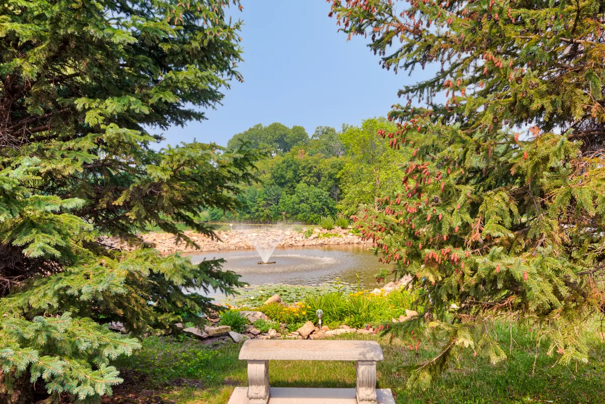 https://www.jaybirdseniorliving37.net/wp-content/uploads/2025/09/WatersEdge_800AgencyTrl_II-5581265_PHO-27.webp